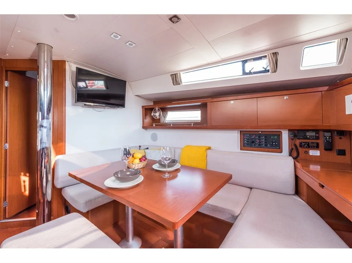 Yacht BENETEAU Oceanis 45 - Parija - Foto 1