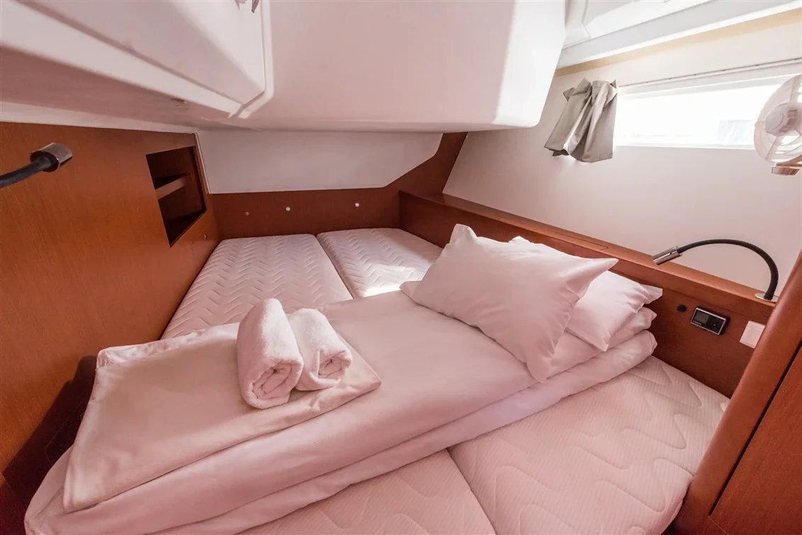 Yacht BENETEAU Oceanis 45 - Mobula One - Foto 1