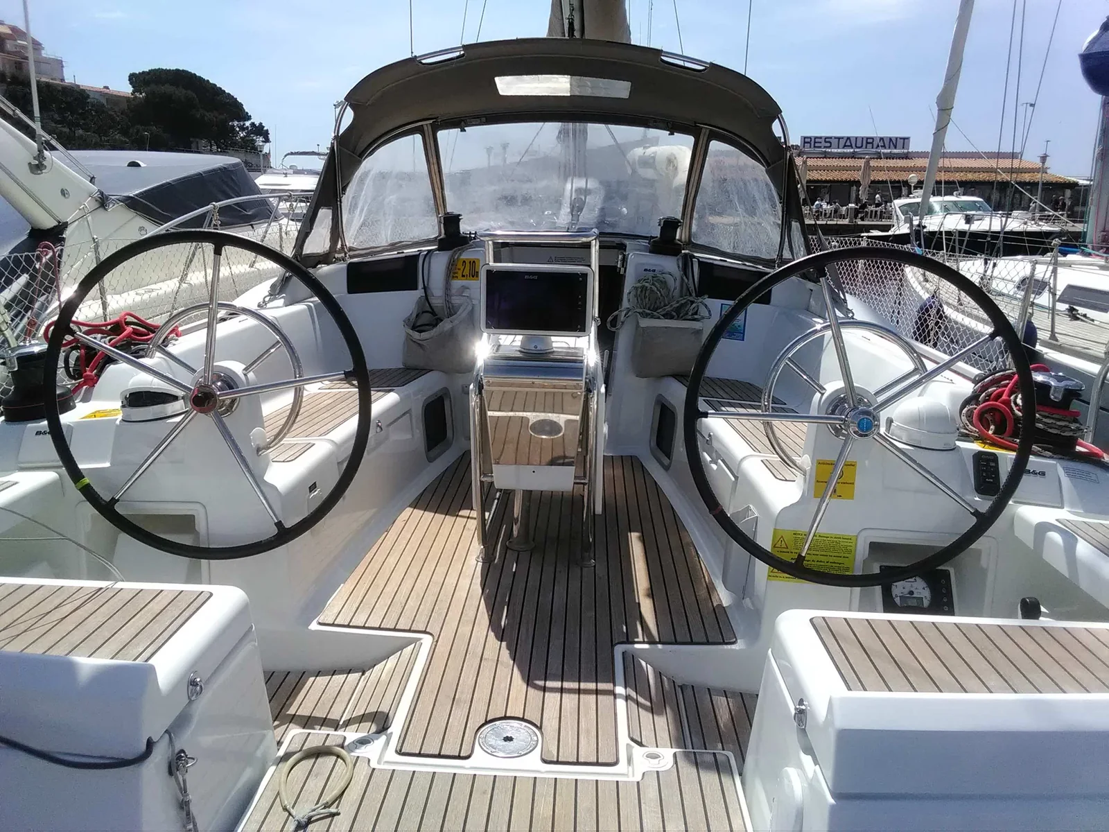 Yacht JEANNEAU Sun Odyssey 419 - Comanegra - Foto 1