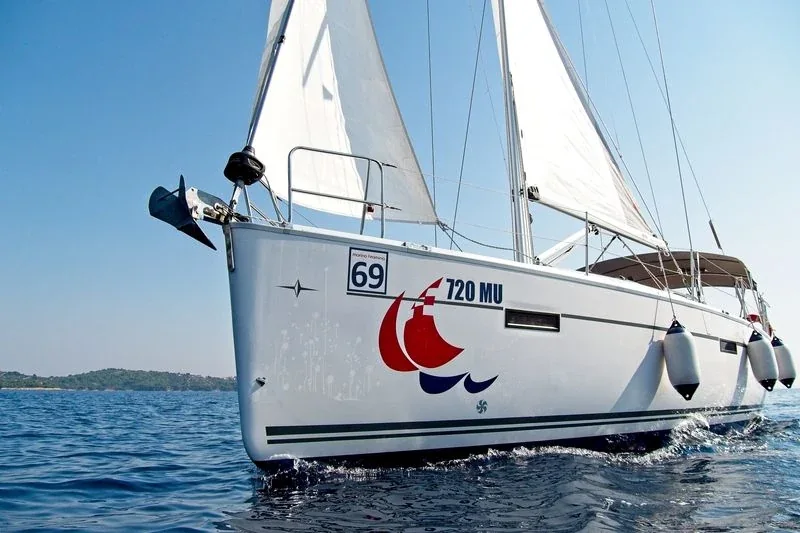 Yacht BAVARIA Cruiser 41 - MH 69 - Foto 1