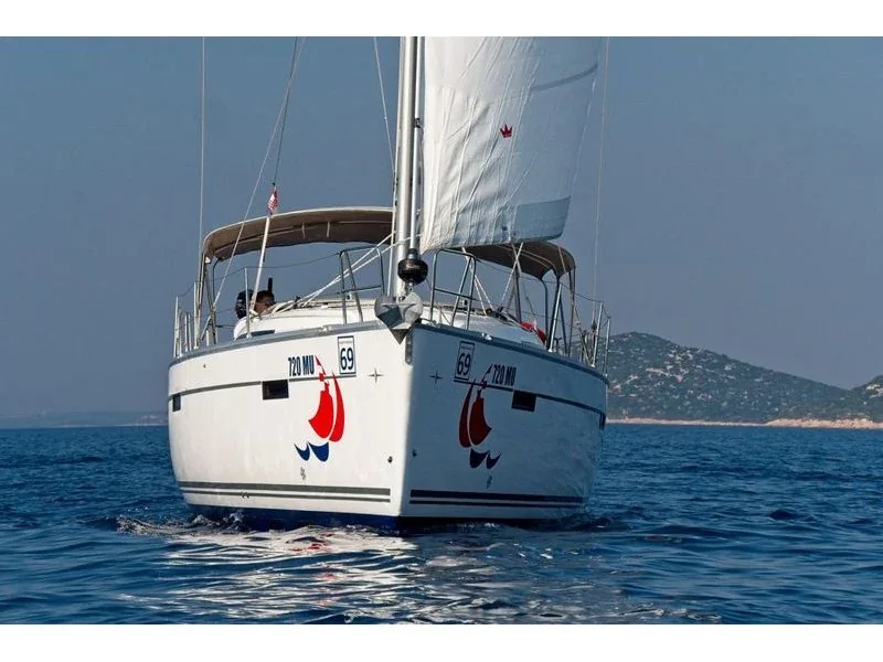 Yacht BAVARIA Cruiser 41 - MH 69 - Foto 1