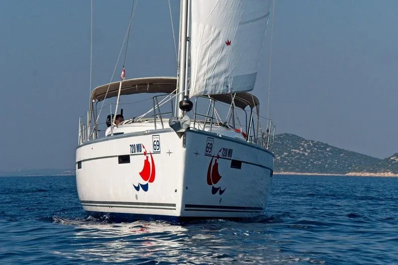 Yacht BAVARIA Cruiser 41 - MH 69 - Foto 1