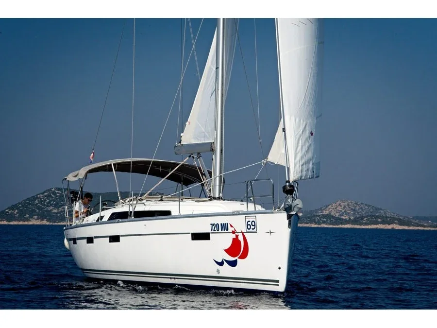 Yacht BAVARIA Cruiser 41 - MH 70 - Foto 1