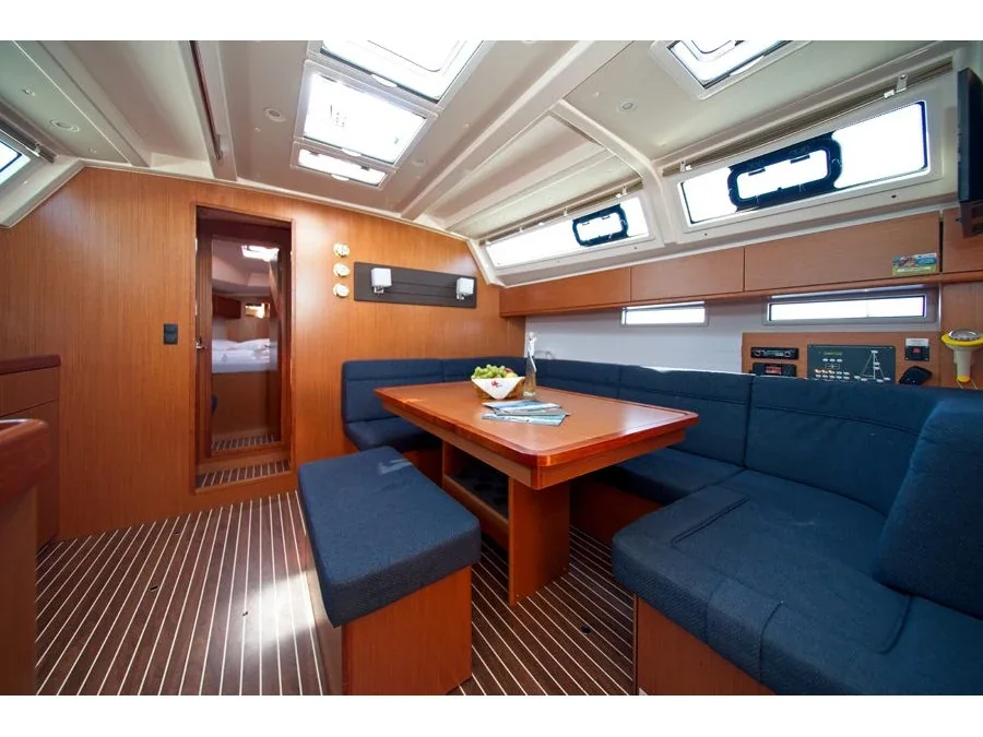 Yacht BAVARIA Cruiser 46 - MH 83