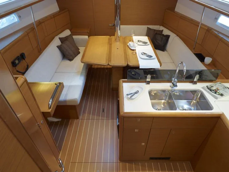 Yacht JEANNEAU Sun Odyssey 389 - Dakiri