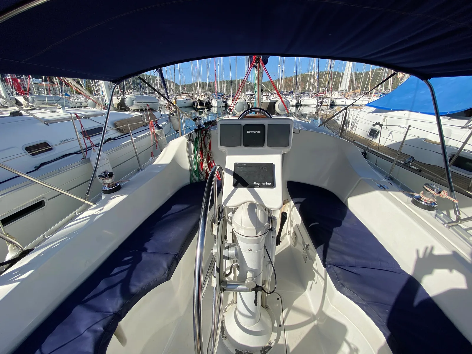 Yacht BENETEAU Oceanis 323 - Zippy - Foto 1