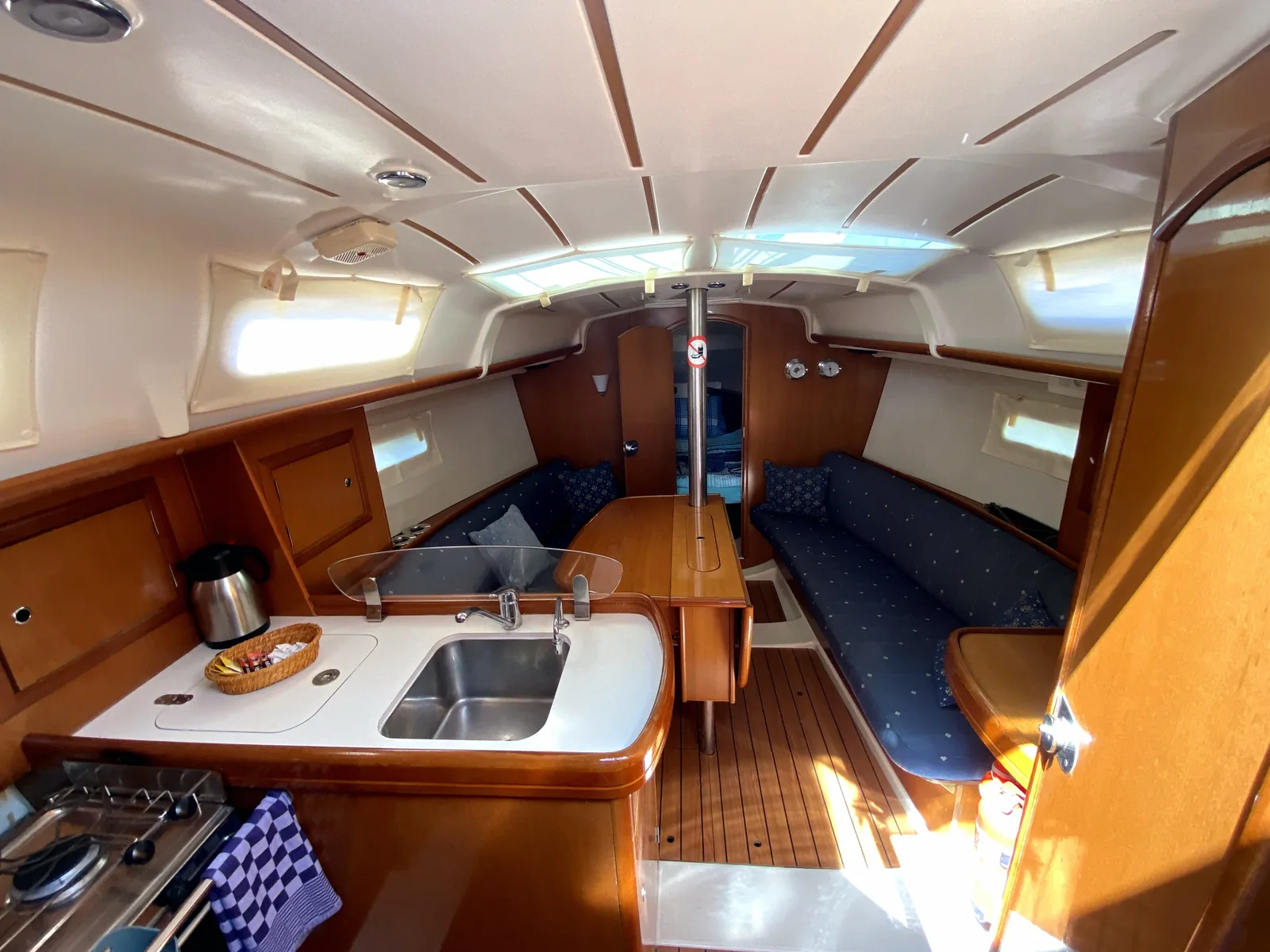 Yacht BENETEAU Oceanis 323 - Zippy - Foto 1