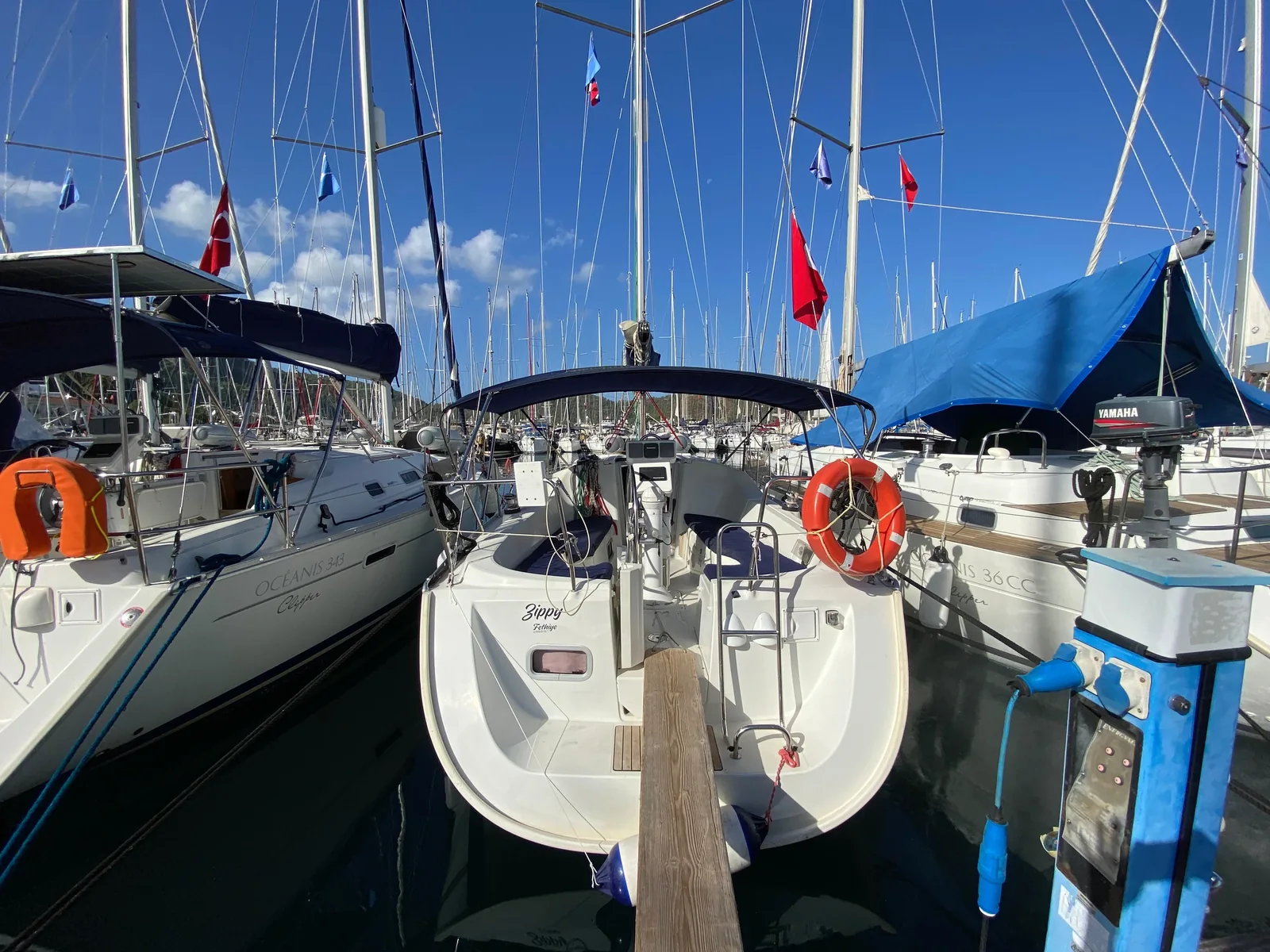 Yacht BENETEAU Oceanis 323 - Zippy - Foto 1