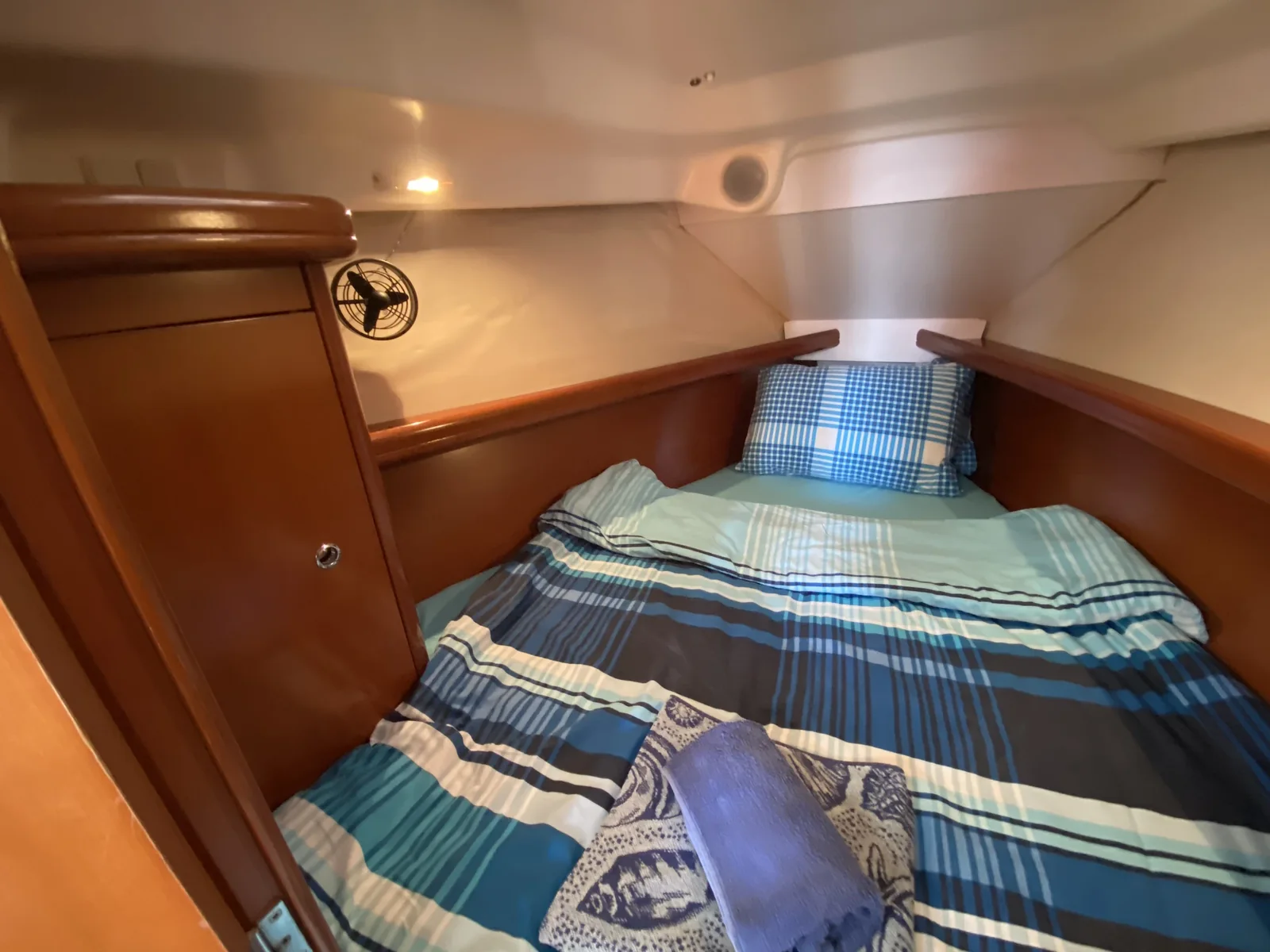 Yacht BENETEAU Oceanis 323 - Zippy - Foto 1