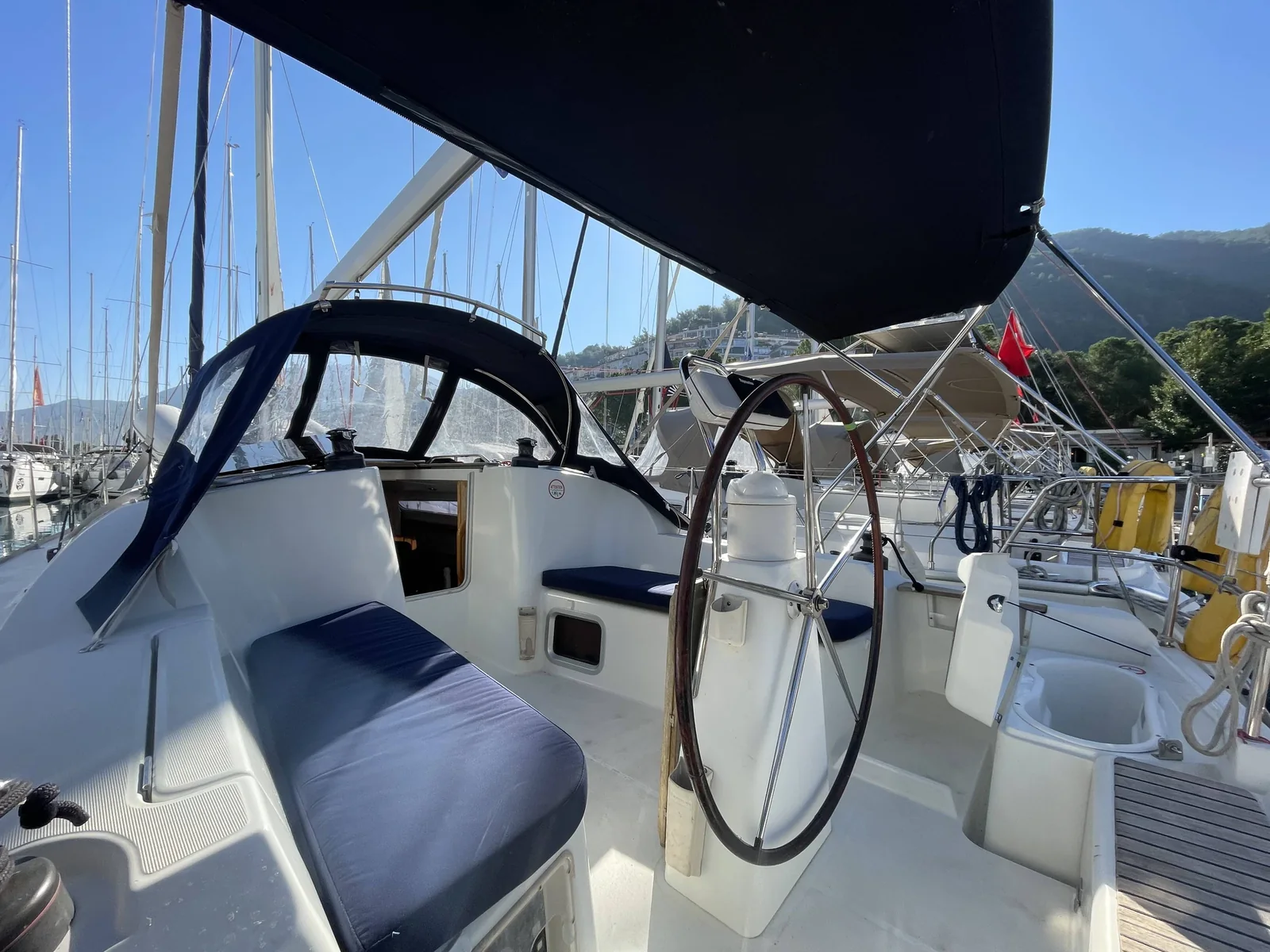 Yacht JEANNEAU Sun Odyssey 36i - Blue Sky - Foto 1