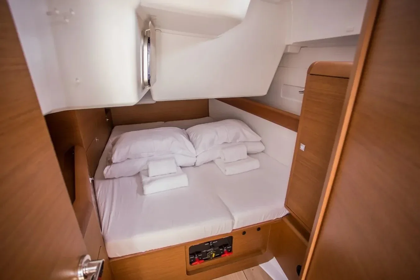 Yacht JEANNEAU Sun Odyssey 519 - Freyja - Foto 1