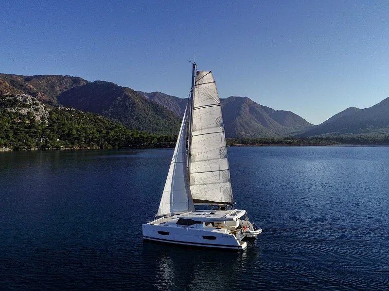 Yacht FOUNTAINE PAJOT Lucia 40 - Amber - Foto 1