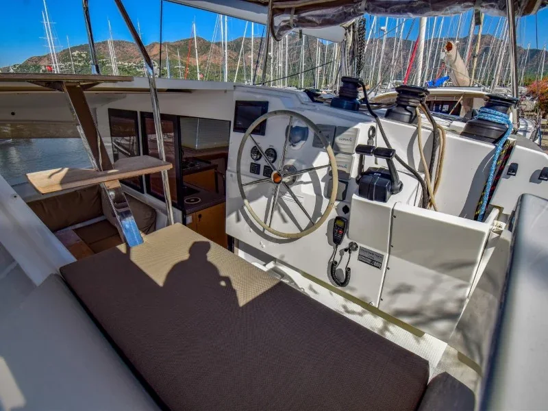 Yacht FOUNTAINE PAJOT Lucia 40 - Amber - Foto 1