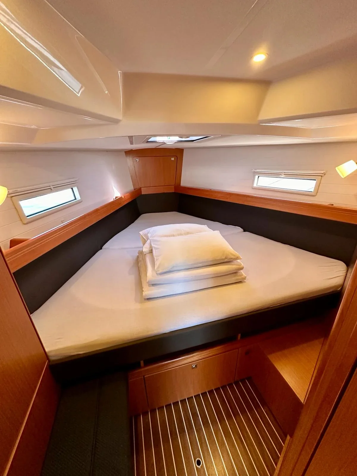 Yacht BAVARIA Cruiser 41 - Zubatac
