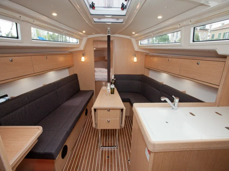 Yacht BAVARIA Cruiser 34 Style - Aston
