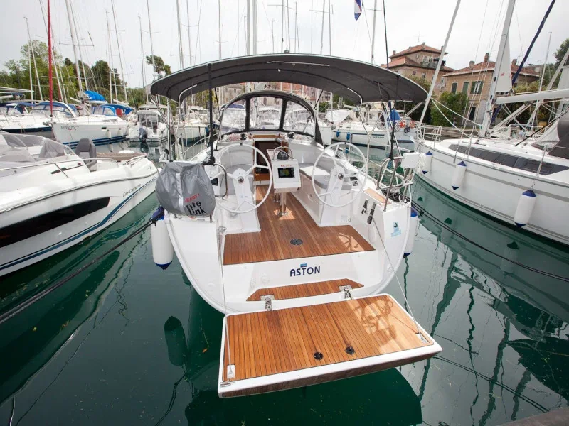 Yacht BAVARIA Cruiser 34 Style - Aston - Foto 1