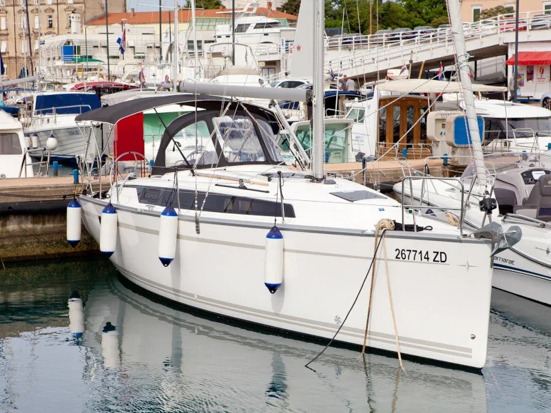 Yacht BAVARIA Cruiser 34 Style - Aston - Foto 1