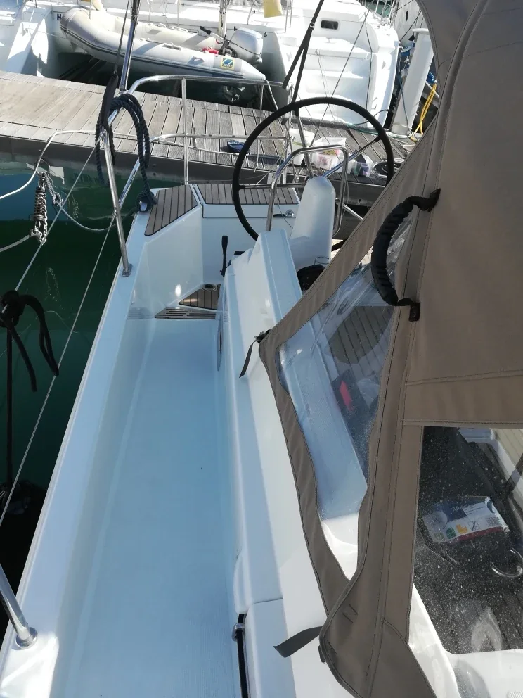 Yacht JEANNEAU Sun Odyssey 440 - Frenetica - Foto 1