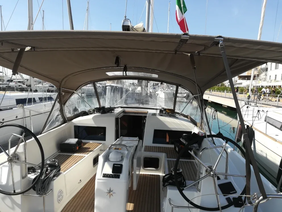 Yacht JEANNEAU Sun Odyssey 440 - Frenetica - Foto 1