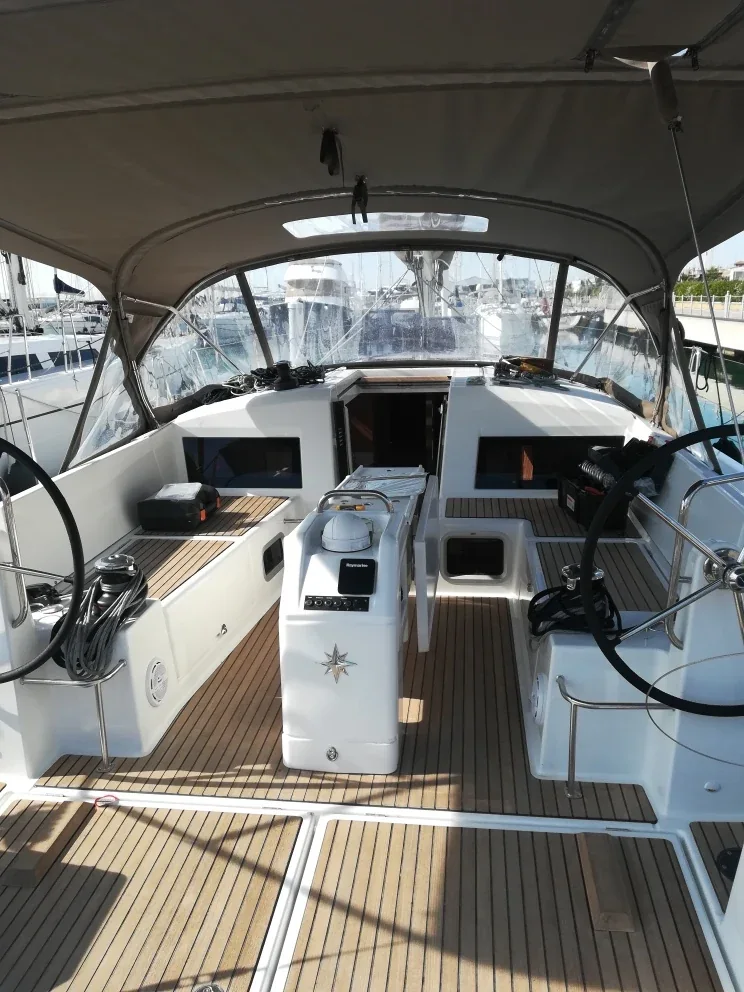 Yacht JEANNEAU Sun Odyssey 440 - Frenetica - Foto 1