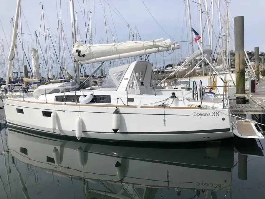 Yacht BENETEAU Oceanis 38.1 - Lisboa - Foto 1