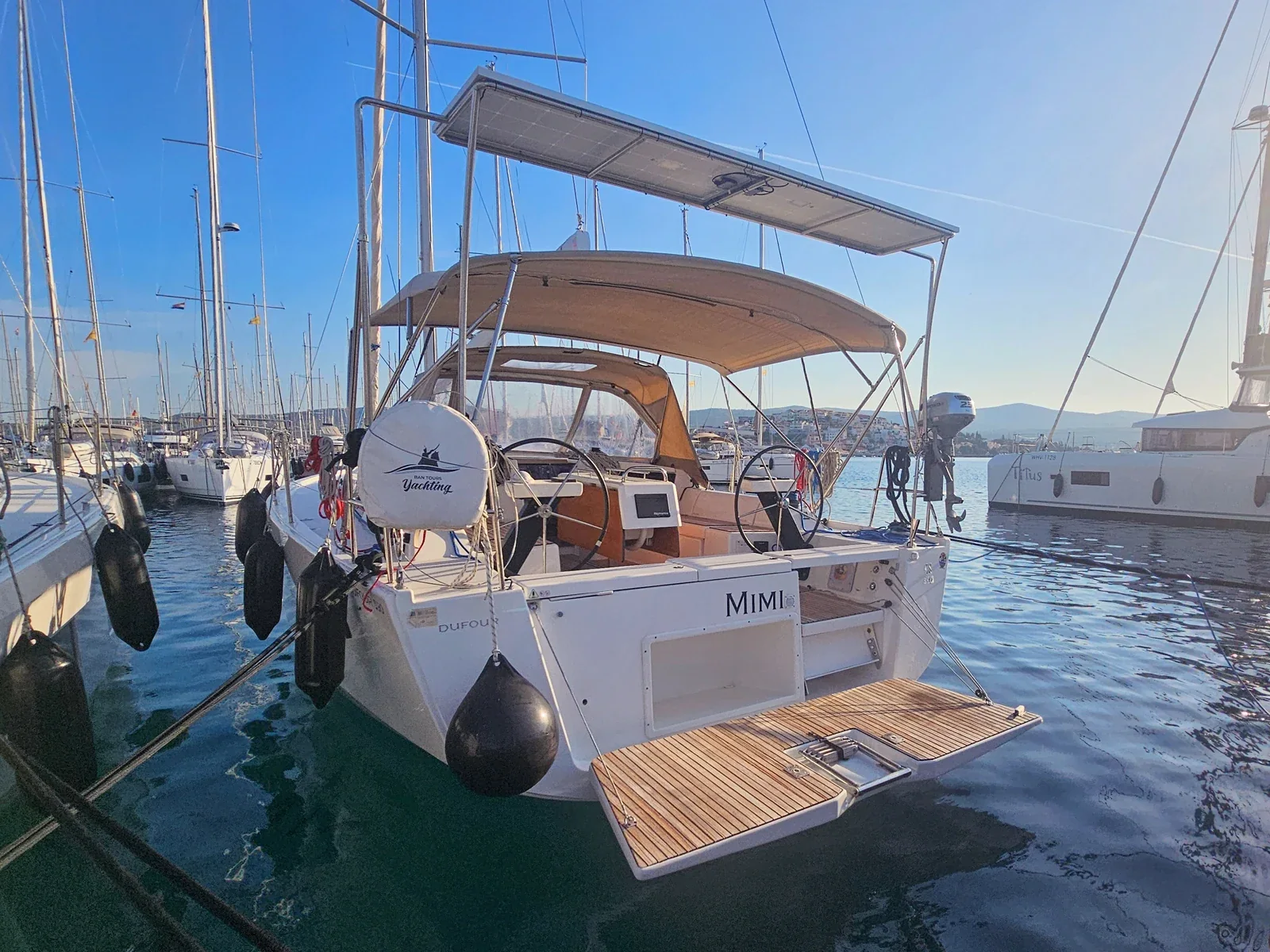 Yacht DUFOUR 390 Grand Large - Mimi - Foto 1