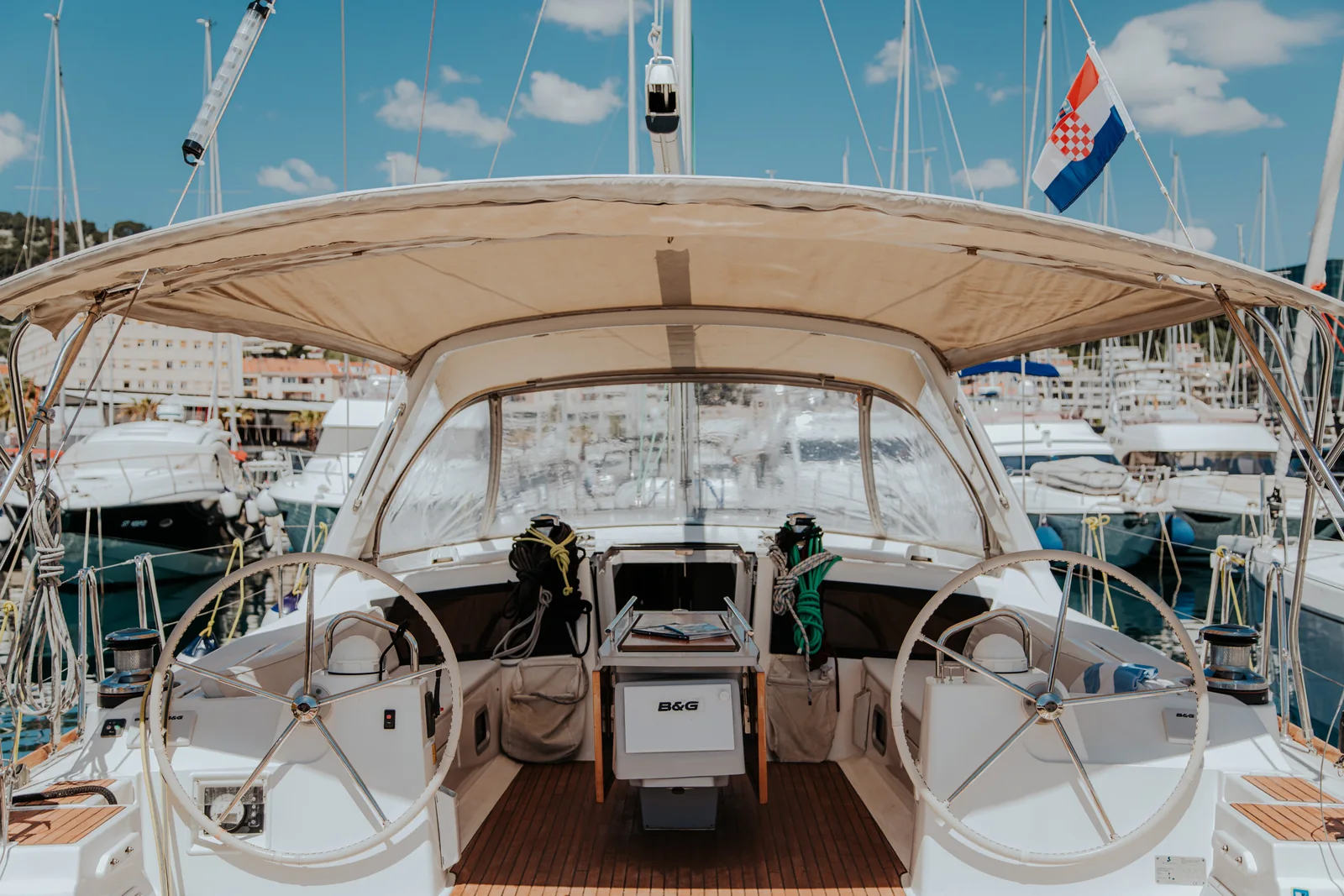 Yacht BENETEAU Oceanis 48 - Gold One - Foto 1