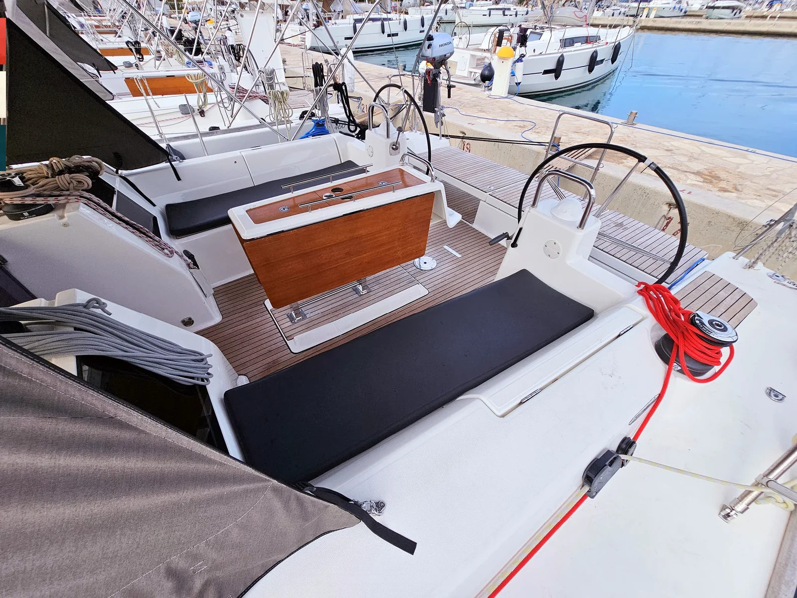Yacht DUFOUR 460 Grand Large - Nadine - Foto 1