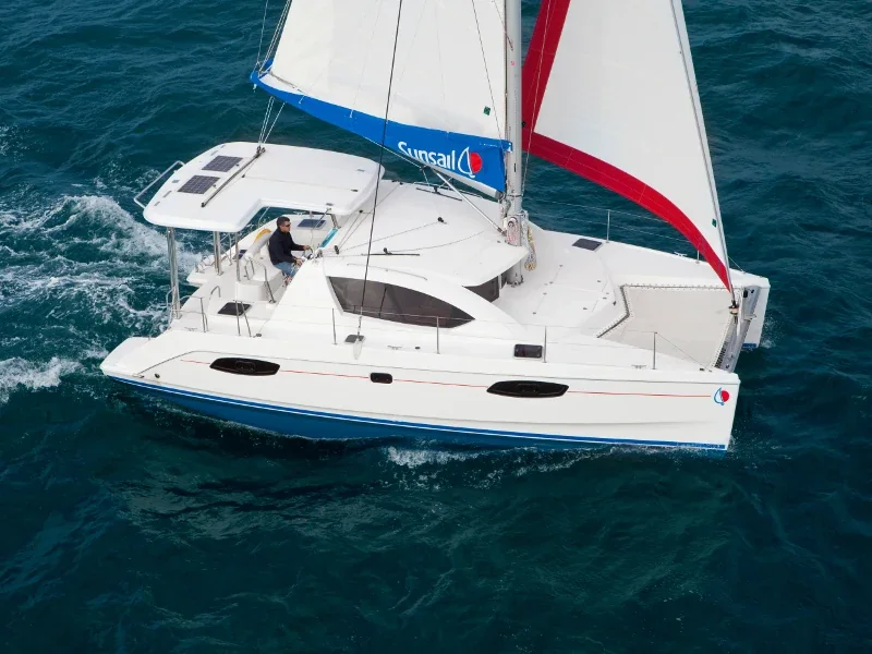 Yacht ROBERTSON AND CAINE Sunsail 404 - Leopard 40