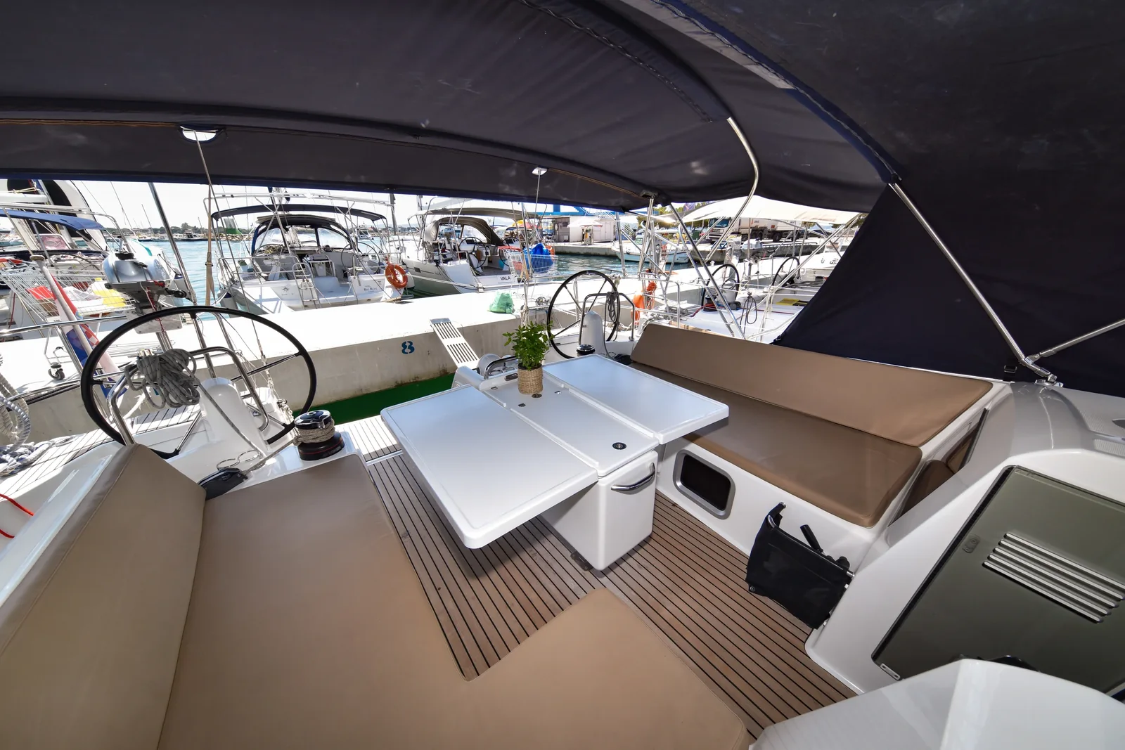 Yacht JEANNEAU Sun Odyssey 490 - Swannabe - Foto 1
