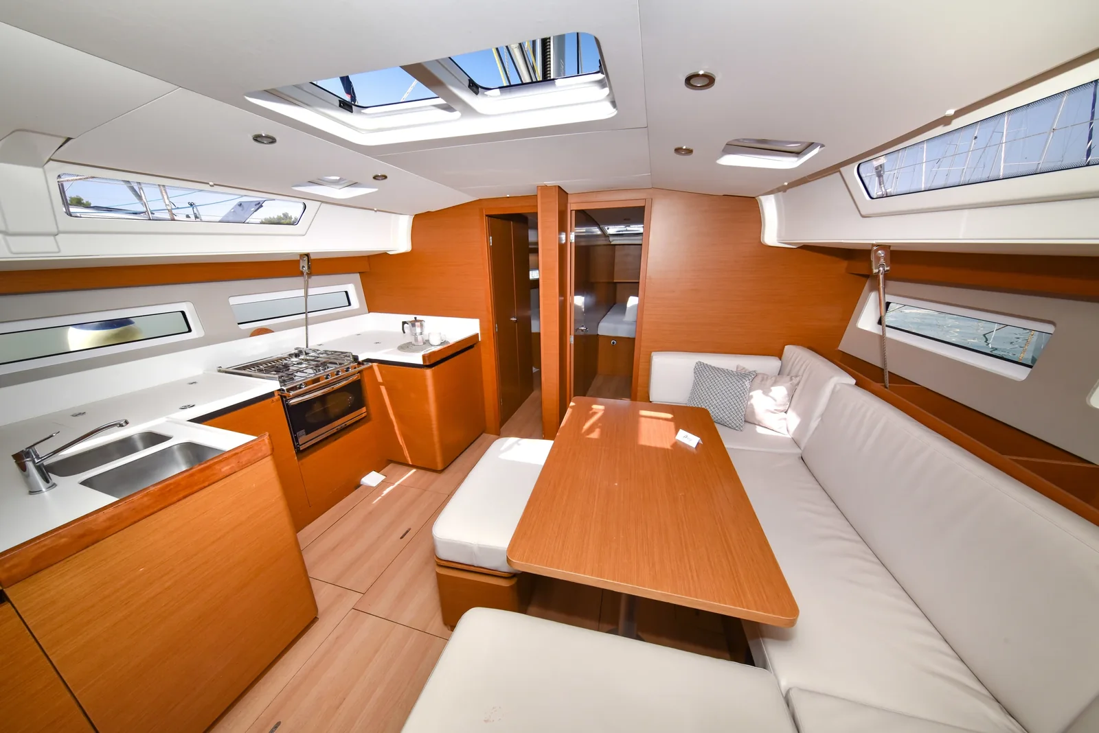 Yacht JEANNEAU Sun Odyssey 490 - Swannabe - Foto 1