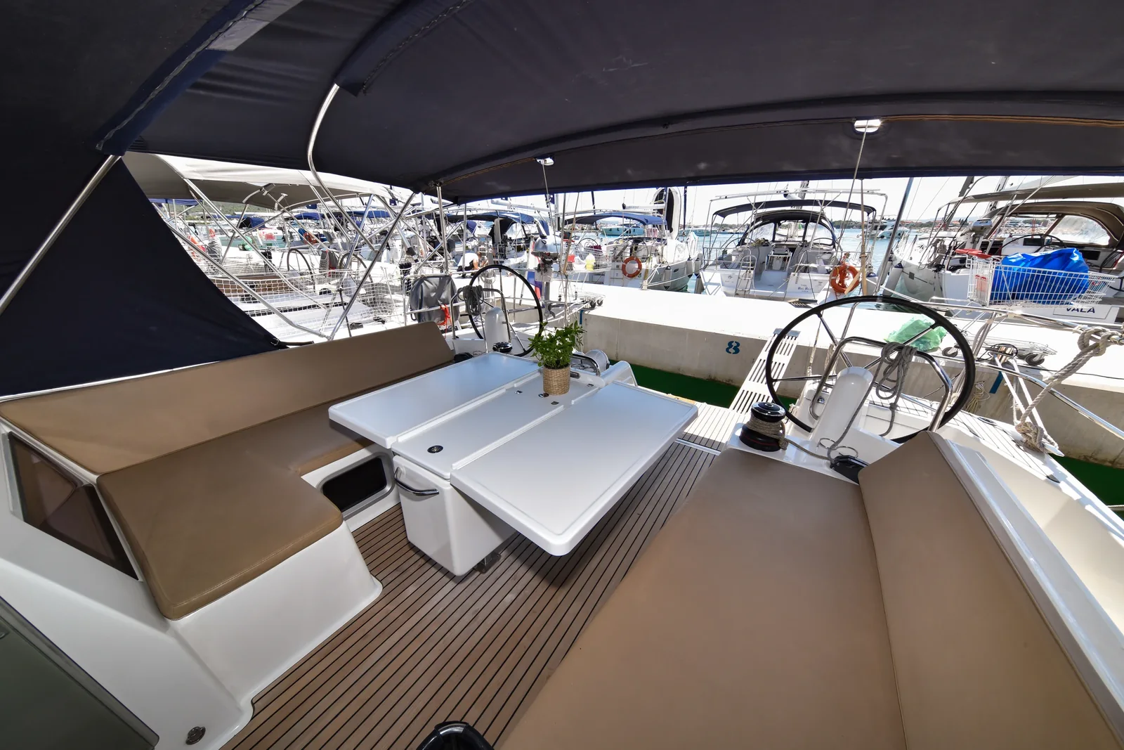 Yacht JEANNEAU Sun Odyssey 490 - Swannabe - Foto 1