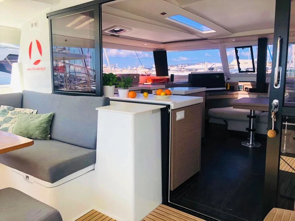Yacht FOUNTAINE PAJOT Saona 47 - Desafinado - Foto 1