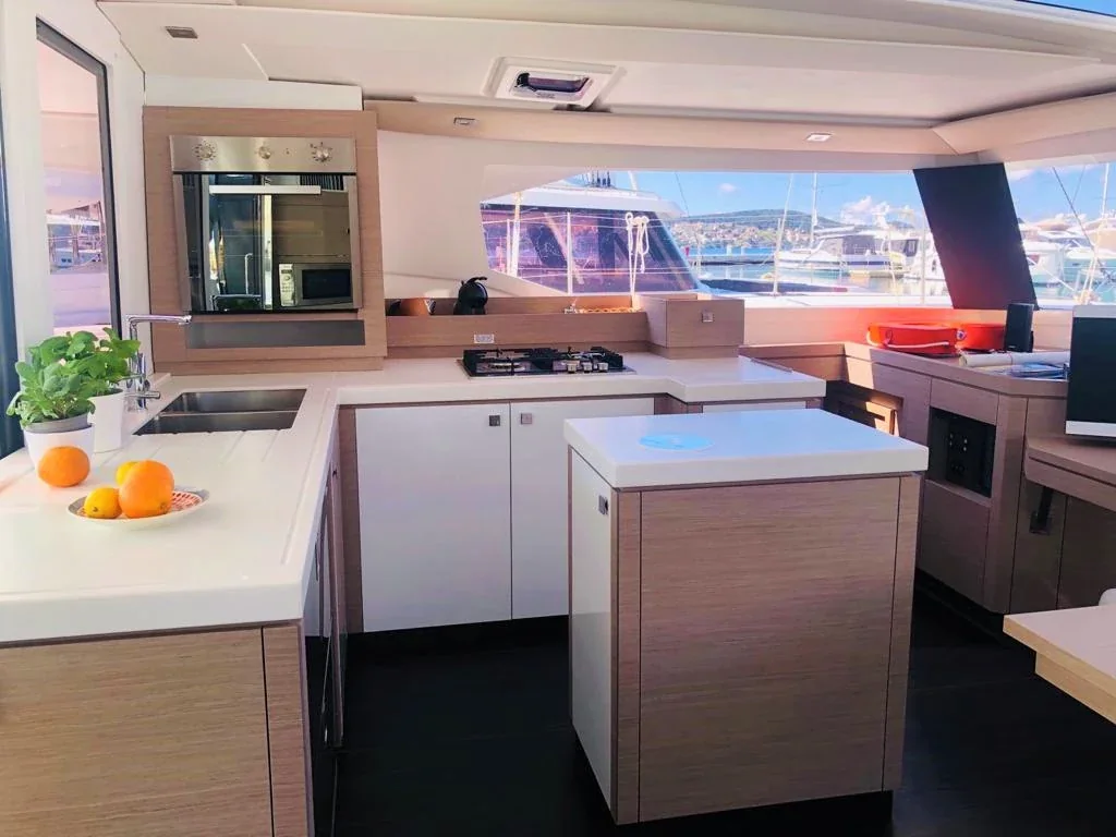 Yacht FOUNTAINE PAJOT Saona 47 - Desafinado - Foto 1