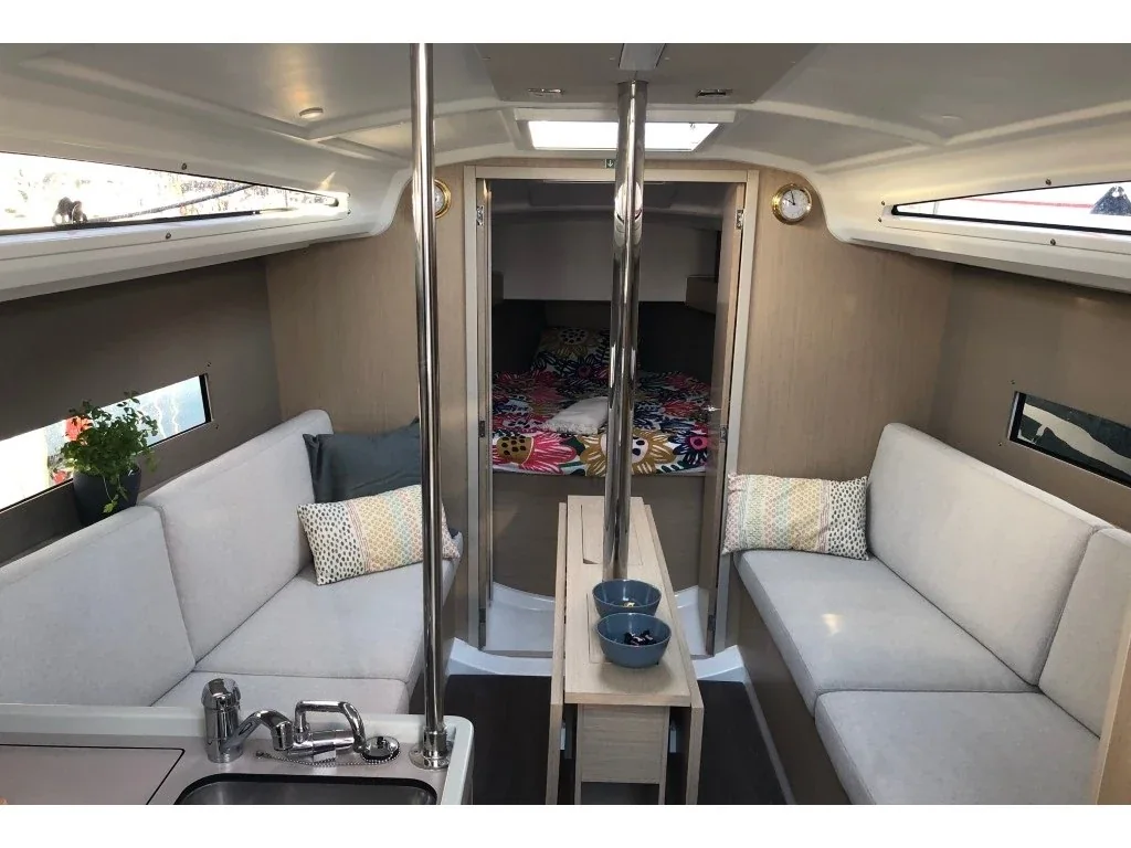 Yacht BENETEAU Oceanis 30.1 - Mobula Cero