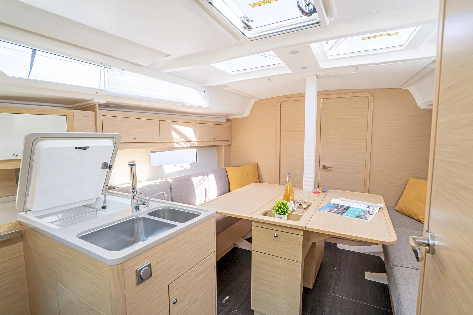 Yacht DUFOUR 37 - First Laugh - Foto 1