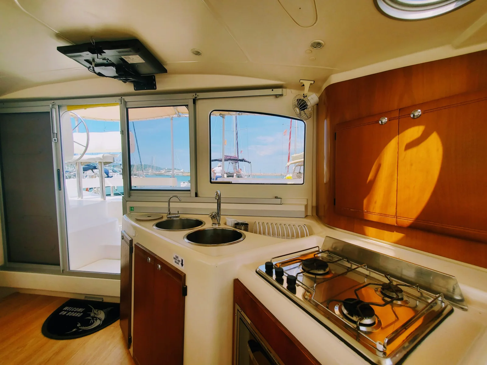 Yacht FOUNTAINE PAJOT Lavezzi 40 - Sampei - Foto 1
