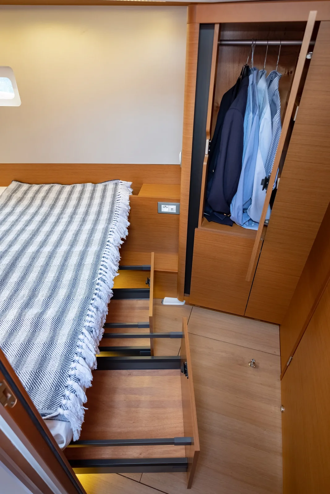 Yacht JEANNEAU Sun Odyssey 410 - Elcano - Foto 10