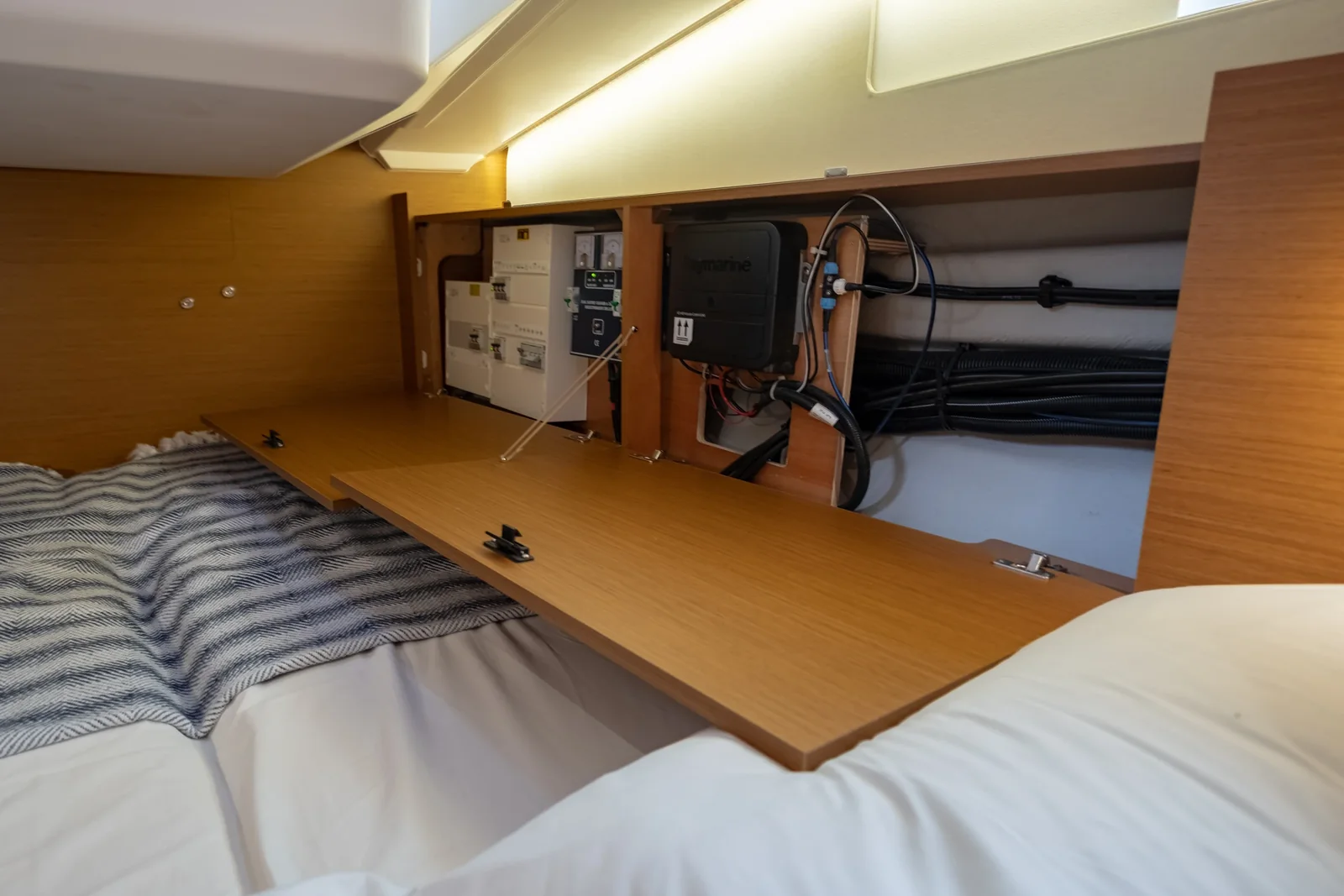 Yacht JEANNEAU Sun Odyssey 410 - Elcano - Foto 36