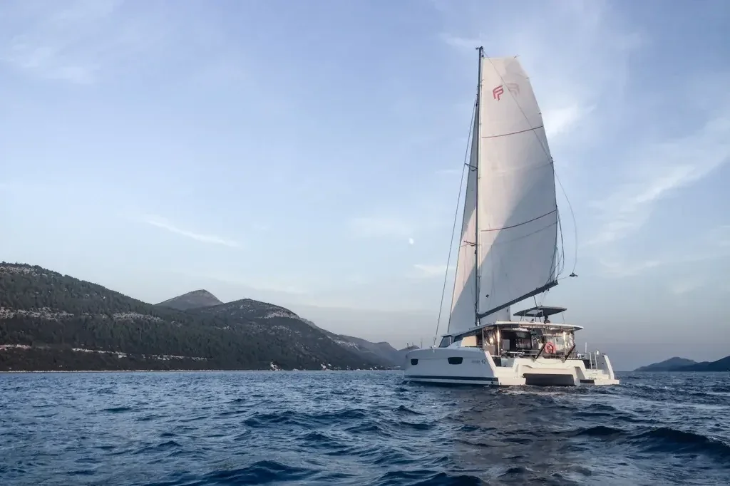 Yacht FOUNTAINE PAJOT Astrea 42 - Wave - Foto 1