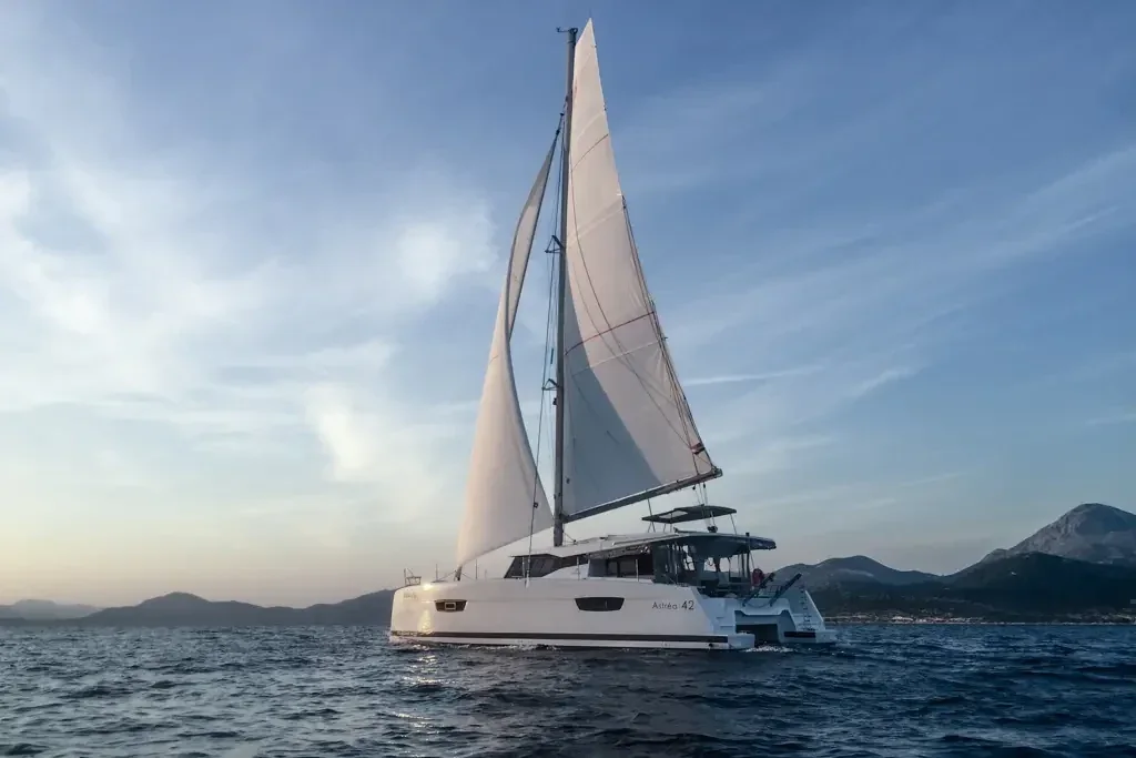 Yacht FOUNTAINE PAJOT Astrea 42 - Wave - Foto 1