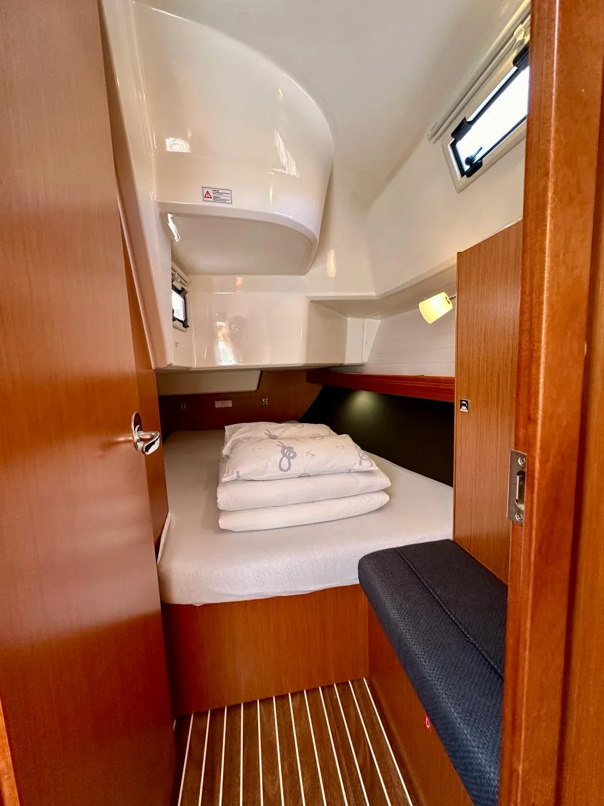 Yacht BAVARIA Cruiser 37 - Lahor