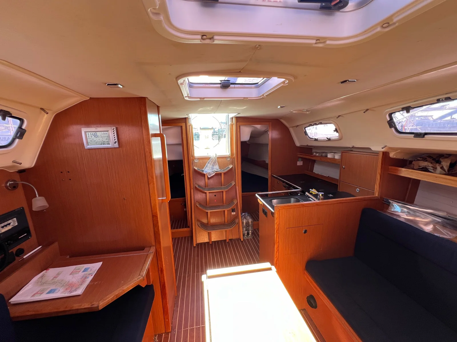 Yacht BAVARIA 35 Cruiser - Foto 1