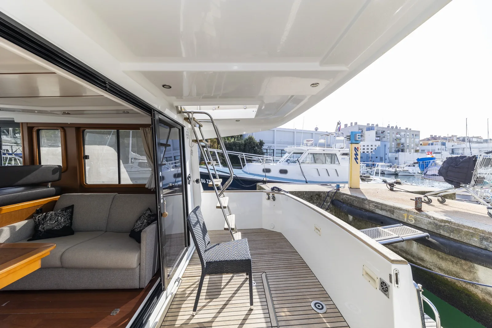 Yacht BENETEAU Swift Trawler 34 fly - Blue Sky - Foto 1