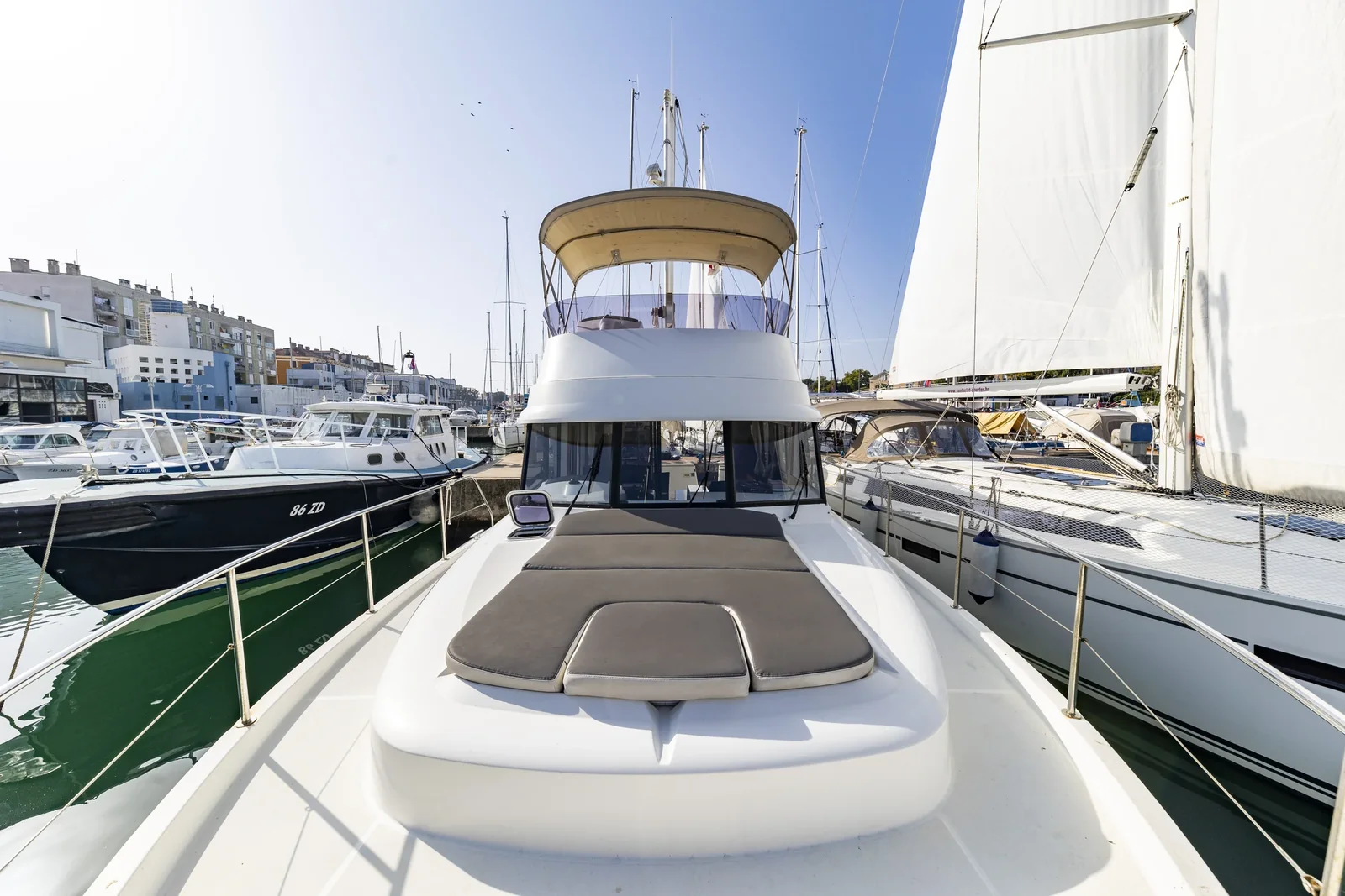 Yacht BENETEAU Swift Trawler 34 fly - Blue Sky - Foto 1