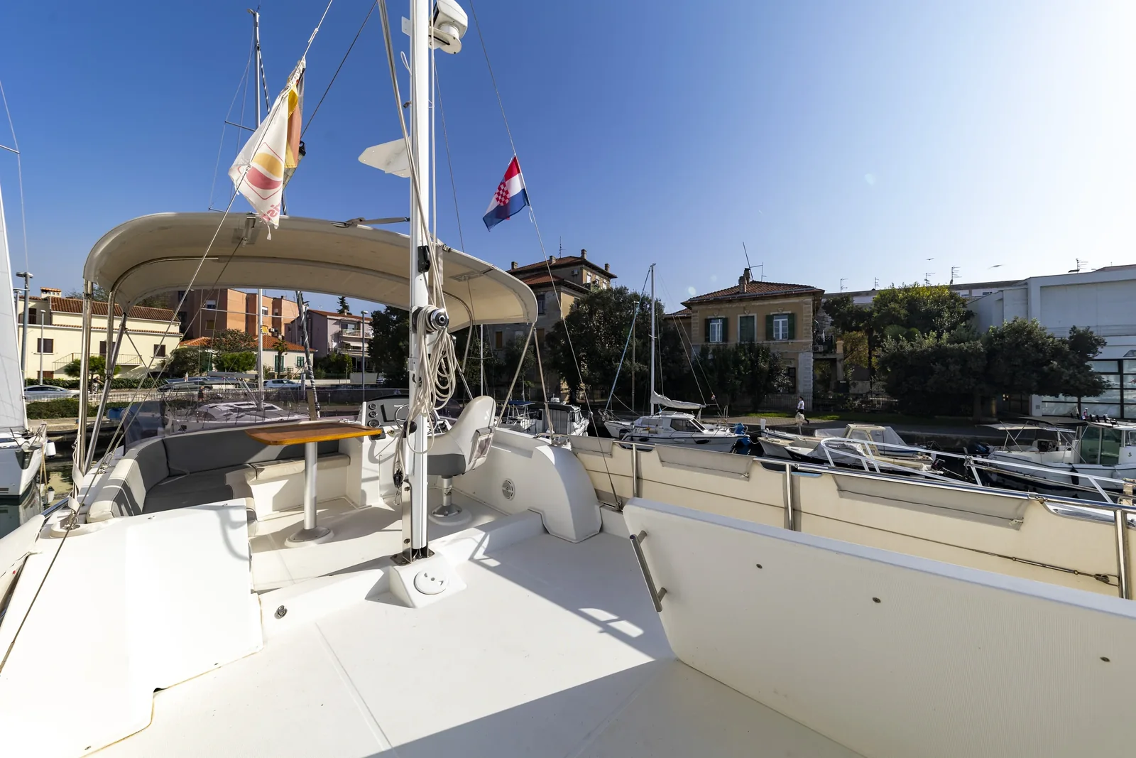 Yacht BENETEAU Swift Trawler 34 fly - Blue Sky - Foto 1