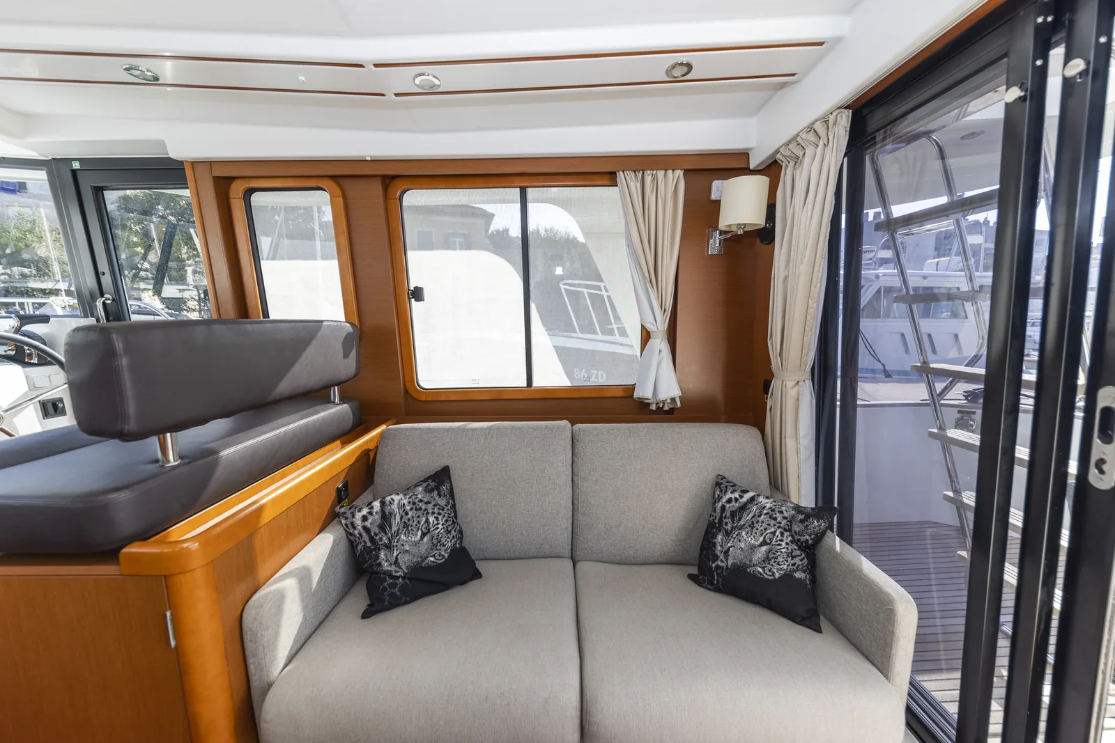 Yacht BENETEAU Swift Trawler 34 fly - Blue Sky - Foto 1