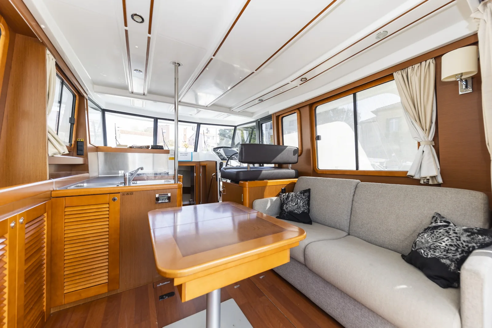 Yacht BENETEAU Swift Trawler 34 fly - Blue Sky - Foto 1