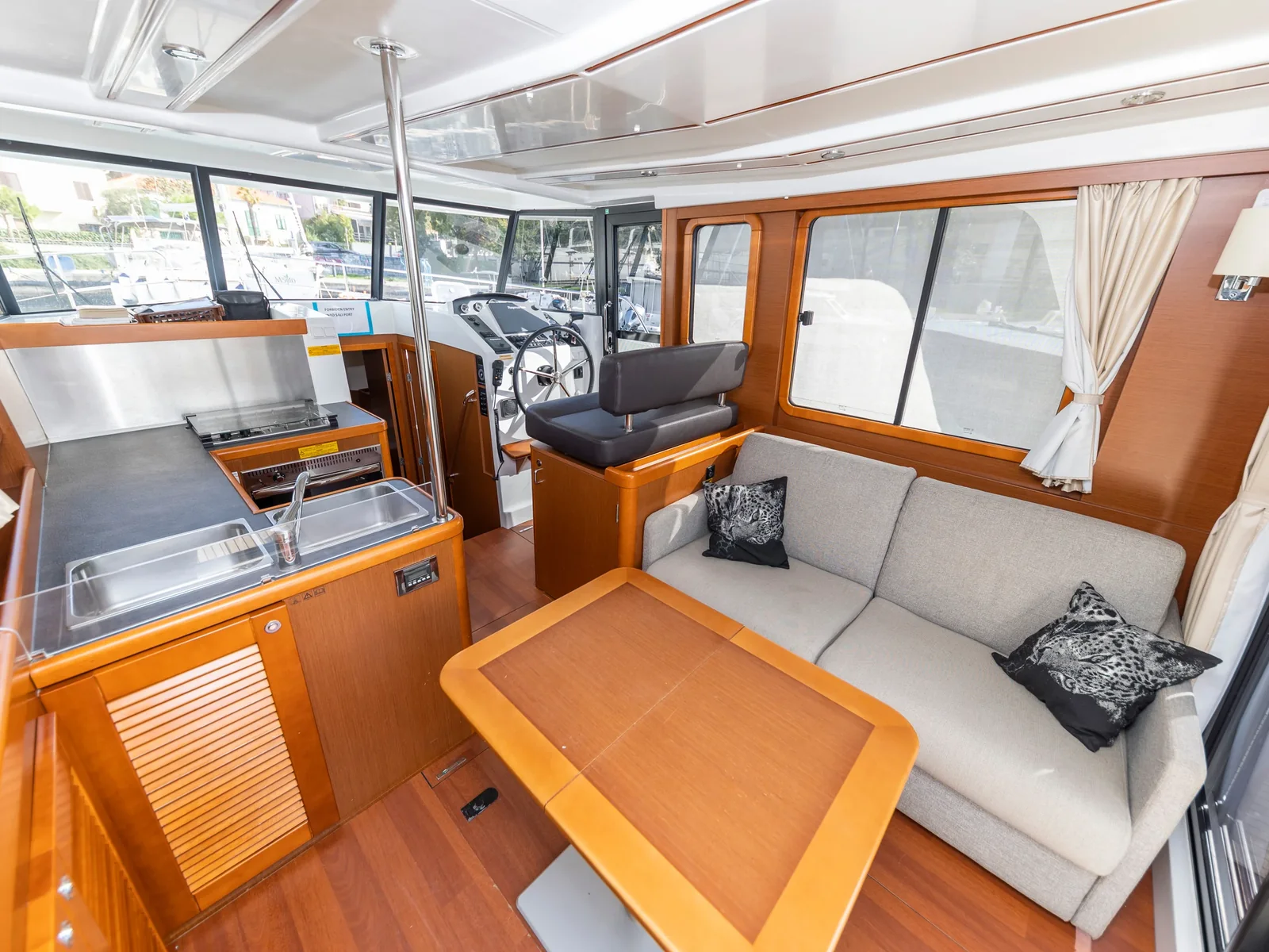 Yacht BENETEAU Swift Trawler 34 fly - Blue Sky - Foto 1