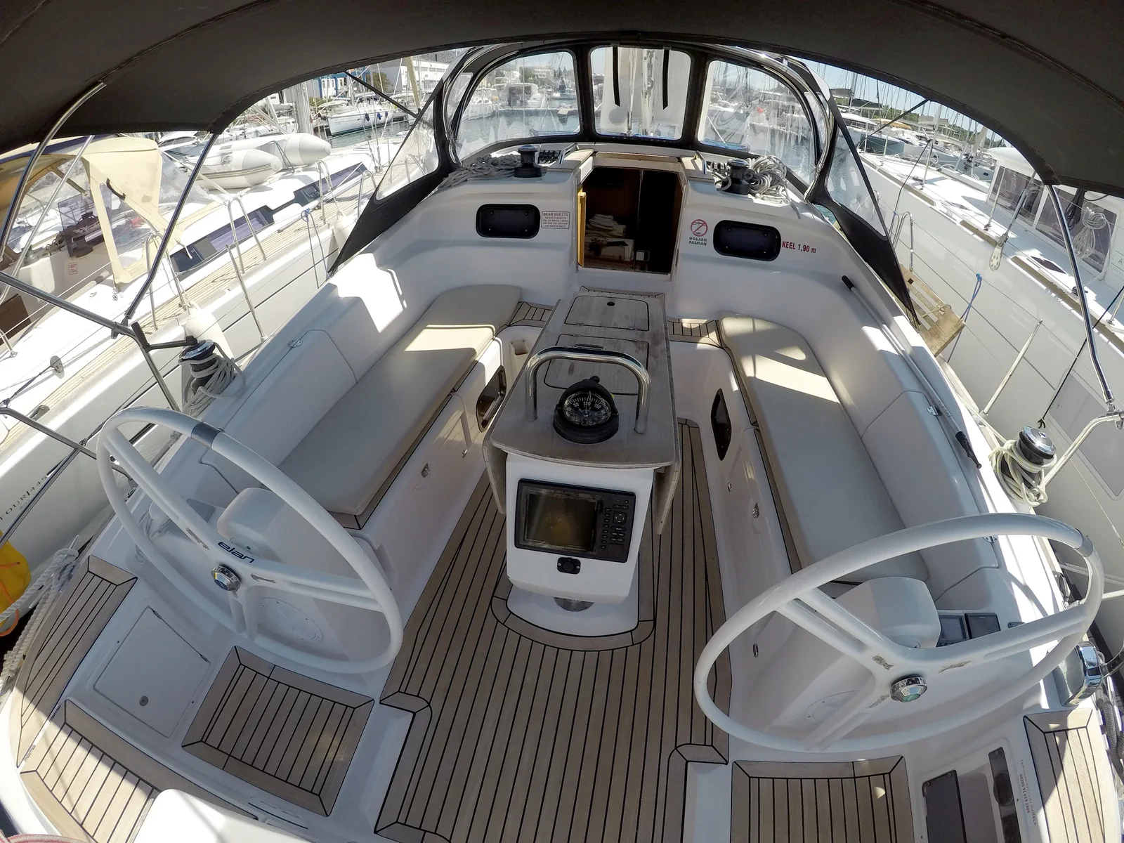 Yacht ELAN 444 Impression - Marta X - Foto 1